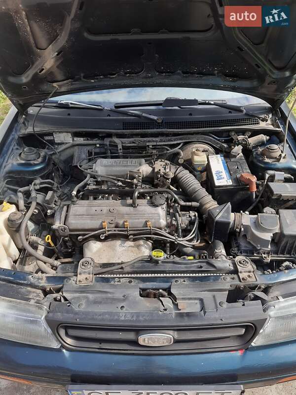 Седан Kia Sephia 1995 в Чернівцях