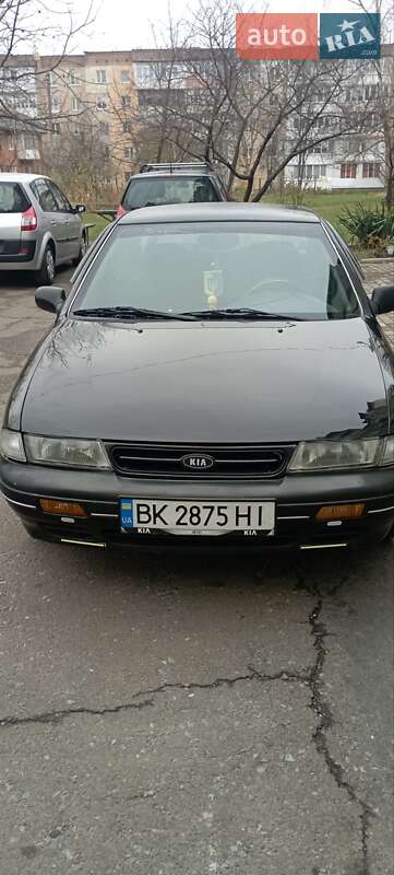 Седан Kia Sephia 1993 в Дубно