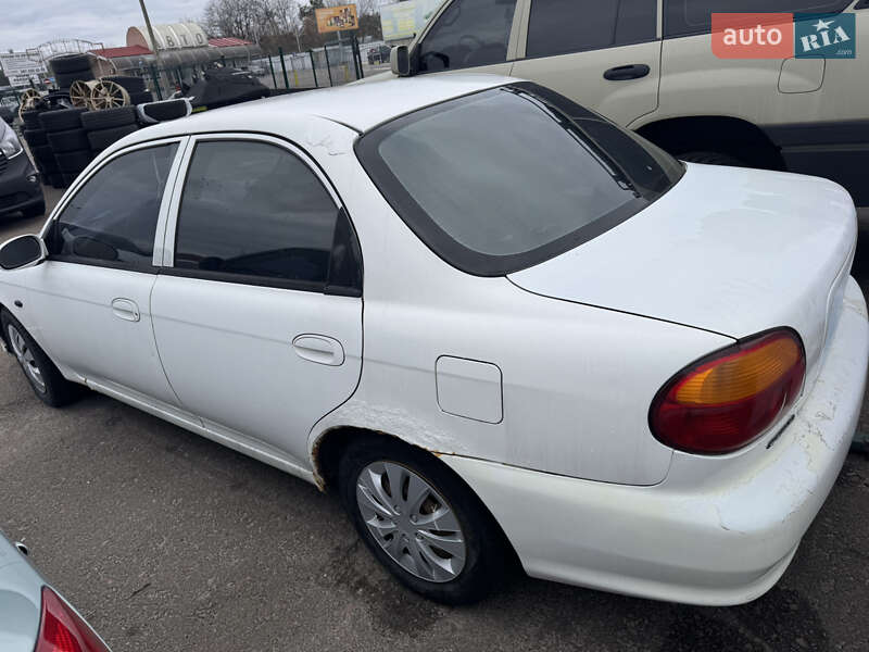 Седан Kia Sephia 2001 в Києві