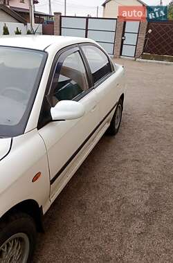 Седан Kia Sephia 2001 в 
