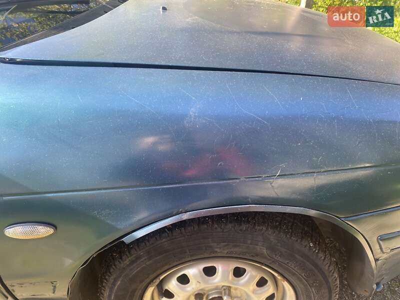 Седан Kia Sephia 1994 в Малині