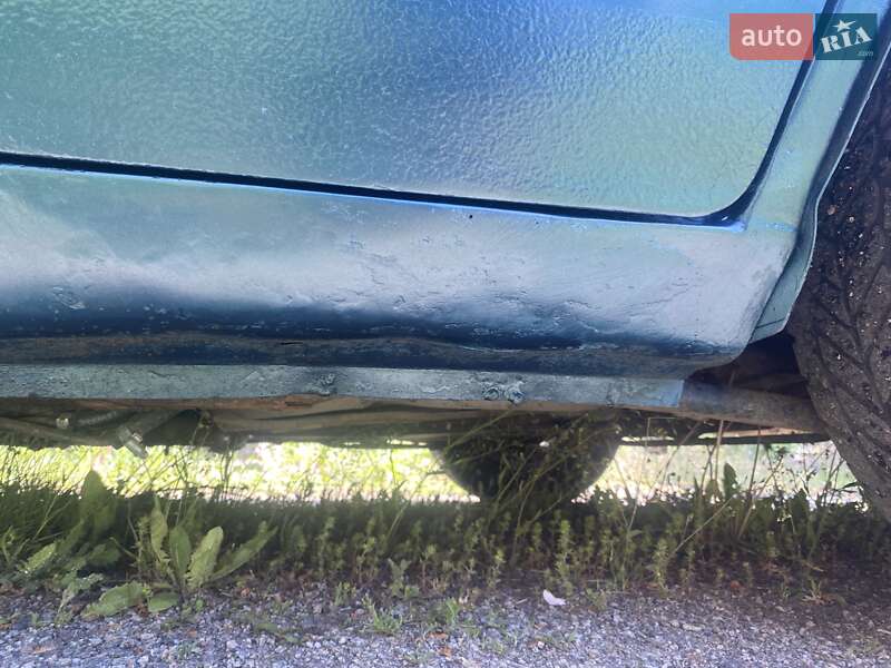 Седан Kia Sephia 1994 в Малині