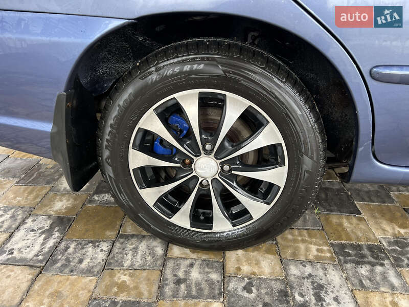Седан Kia Sephia 2003 в Тернополі