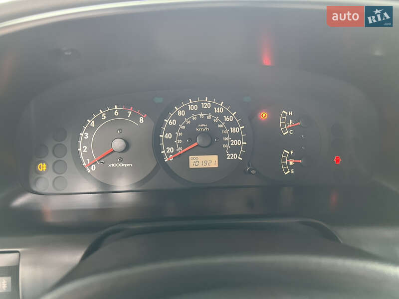 Седан Kia Sephia 2003 в Тернополі