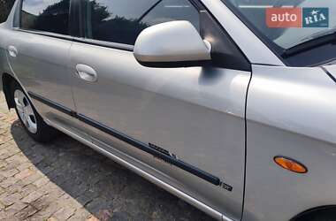 Седан Kia Sephia 2004 в 