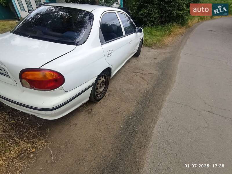 Седан Kia Sephia 2000 в Шполе