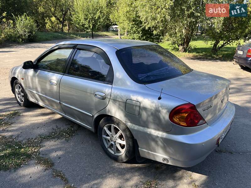 Седан Kia Sephia 2003 в Павлограде