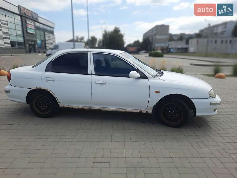 Седан Kia Sephia 2001 в Черкассах