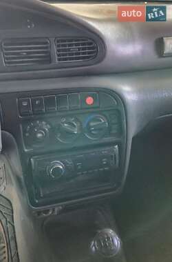 Седан Kia Sephia 1996 в Миронівці
