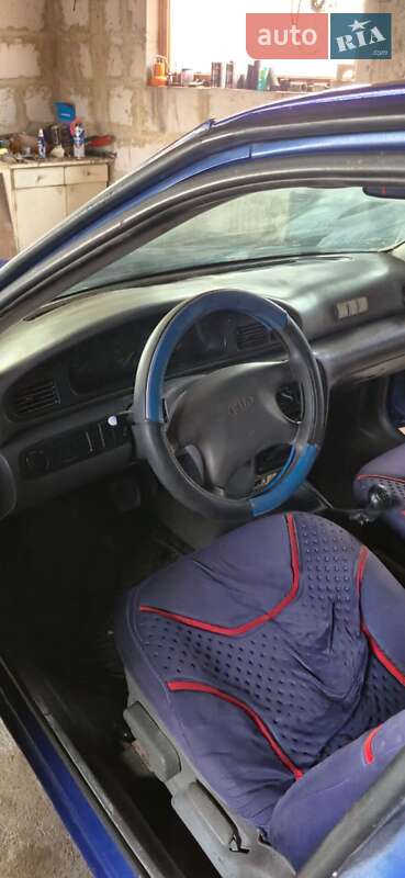 Седан Kia Sephia 1996 в Мироновке