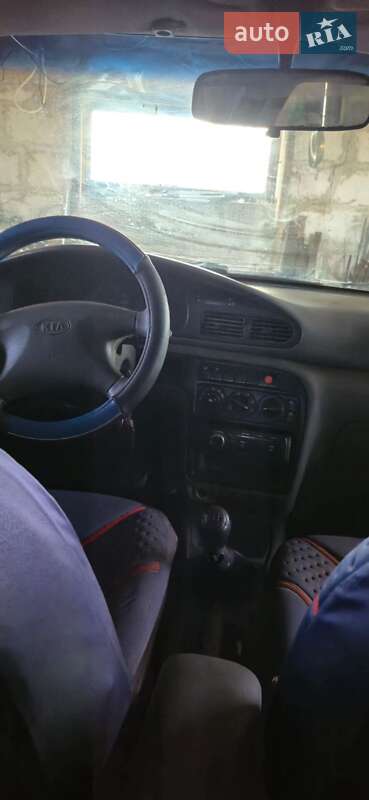 Седан Kia Sephia 1996 в Мироновке