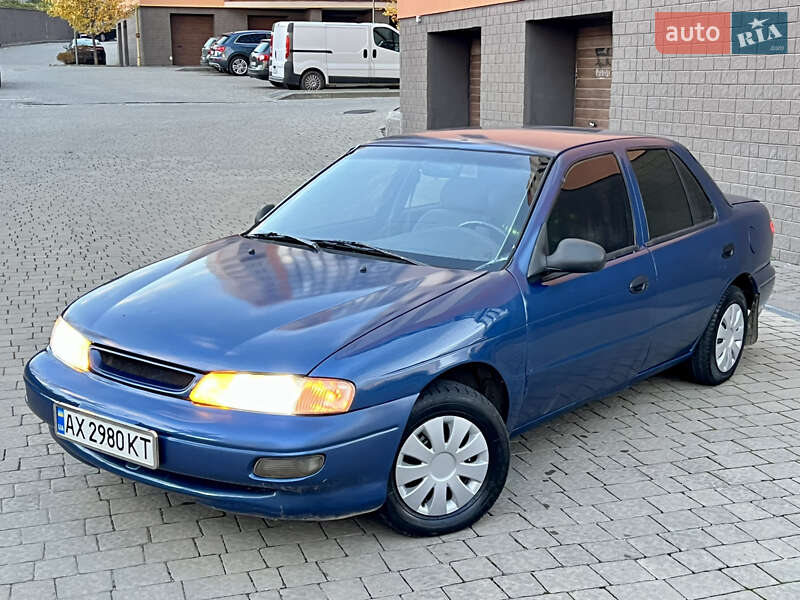 Седан Kia Sephia 1998 в Ивано-Франковске