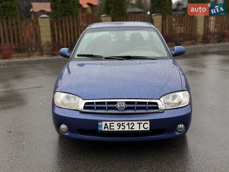 Седан Kia Sephia 2003 в Днепре
