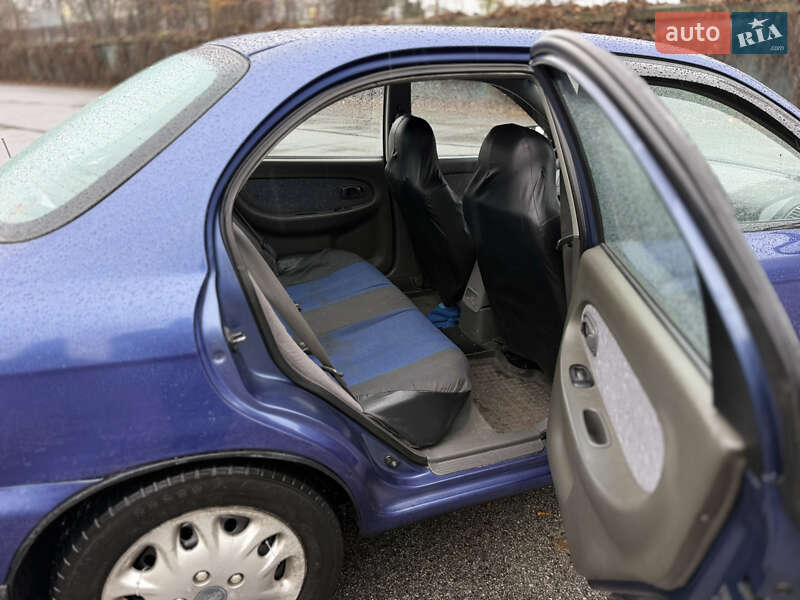 Седан Kia Sephia 2003 в Днепре