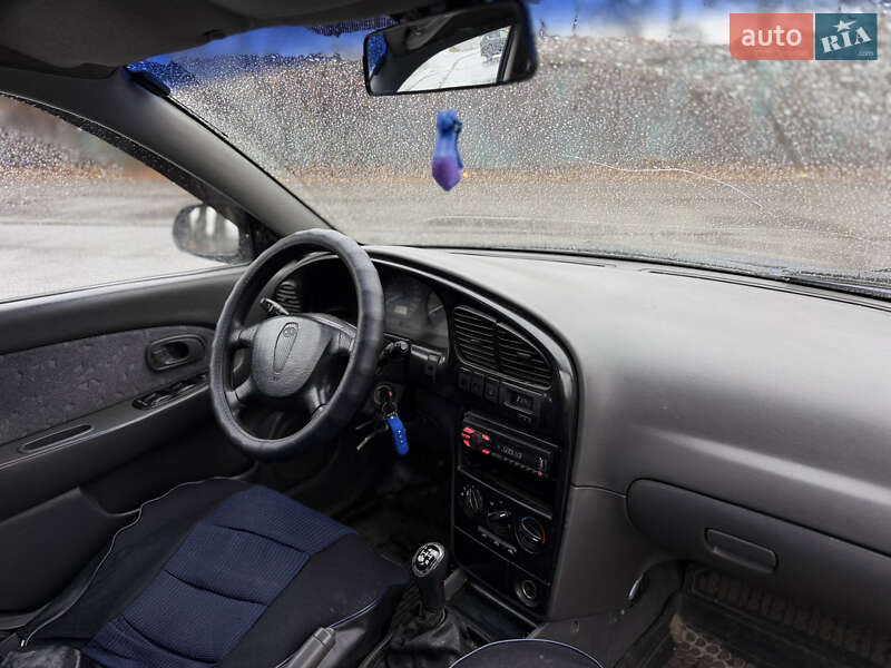 Седан Kia Sephia 2003 в Днепре