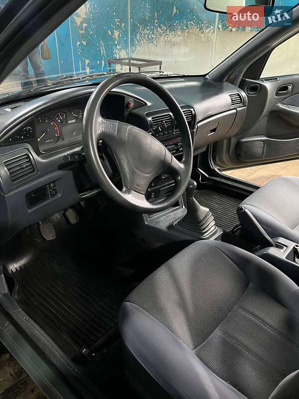 Седан Kia Sephia 1994 в Сумах