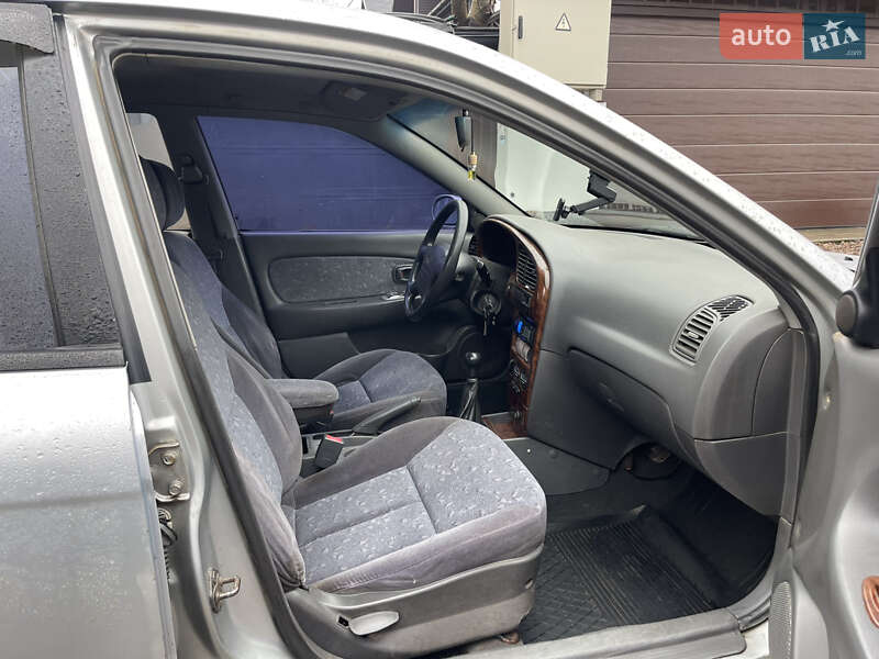 Седан Kia Sephia 2001 в Києві