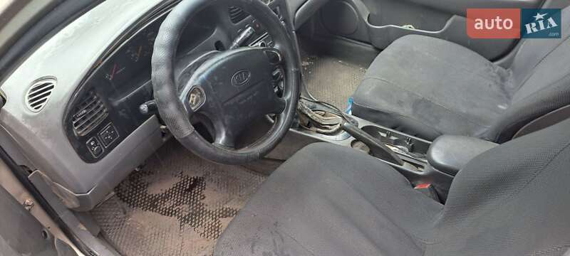 Седан Kia Sephia 1998 в Вольногорске