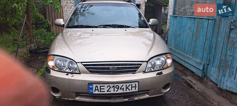 Седан Kia Sephia 1998 в Вольногорске