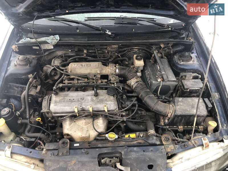 Седан Kia Sephia 1996 в Борщеве