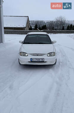 Седан Kia Sephia 2000 в Калиновке