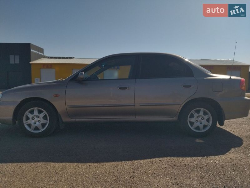 Седан Kia Sephia 2002 в Черкассах