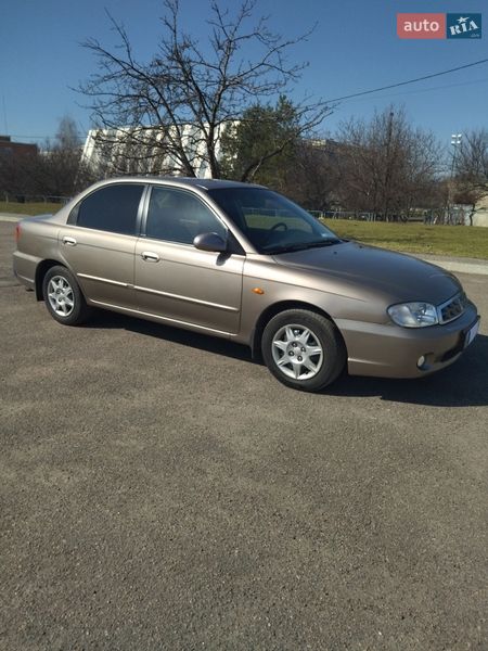 Седан Kia Sephia 2002 в Черкассах