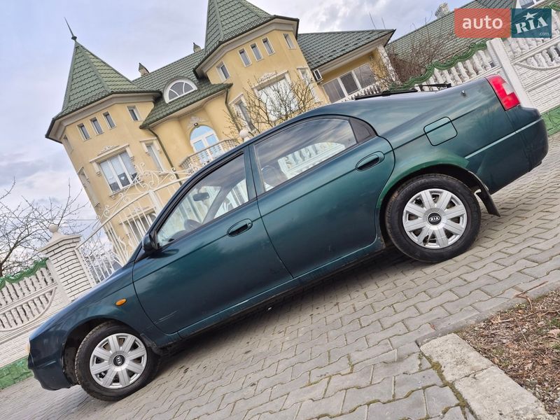 Седан Kia Sephia 2000 в Черновцах
