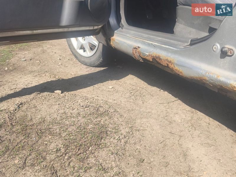 Седан Kia Sephia 2003 в Полтаві фото 11 Седан Kia Sephia 2003 в Полтаві