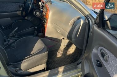 Седан Kia Sephia 2004 в Кривом Роге