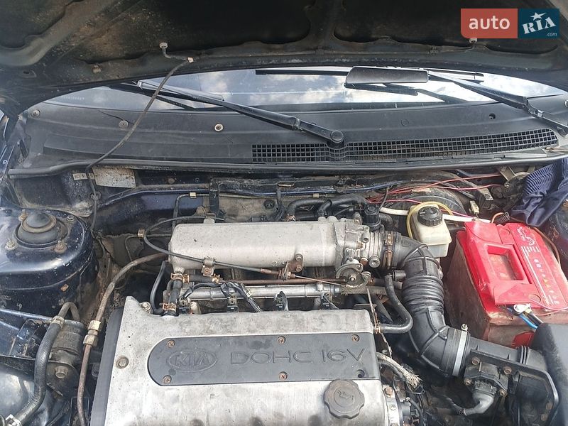 Седан Kia Sephia 1997 в Кагарлыке
