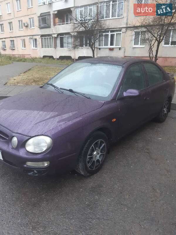 Седан Kia Shuma 2000 в Ровно