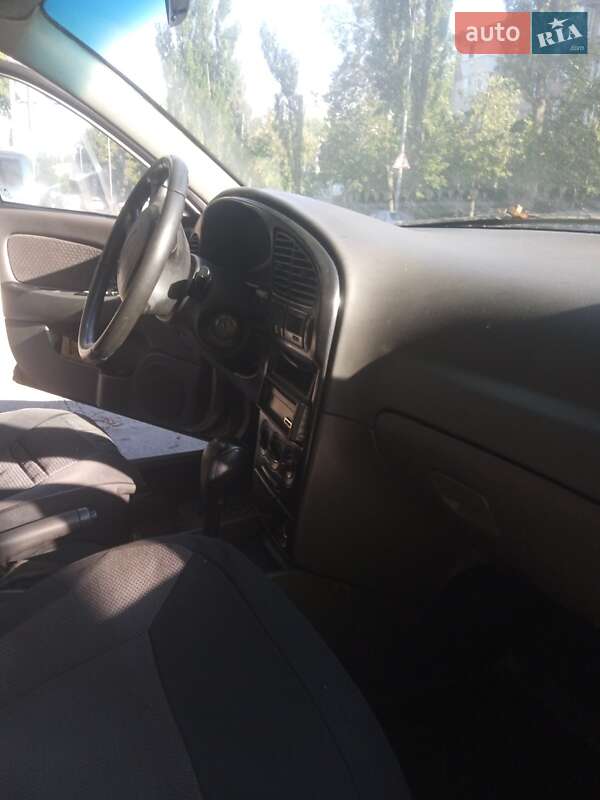 Седан Kia Shuma 2003 в Києві