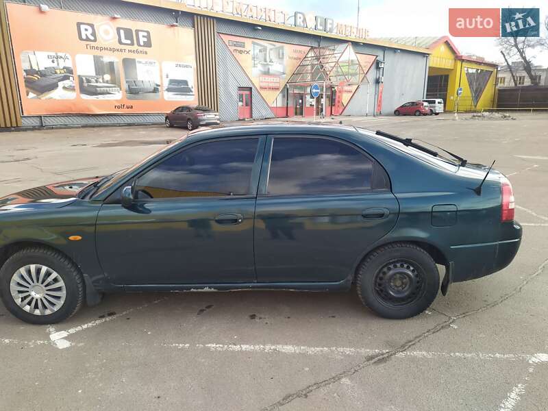 Седан Kia Shuma 2000 в Житомирі