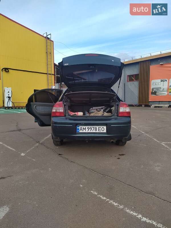 Седан Kia Shuma 2000 в Житомирі
