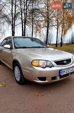 Седан Kia Shuma 2001 в Тростянце