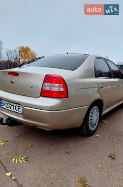 Седан Kia Shuma 2001 в Тростянці