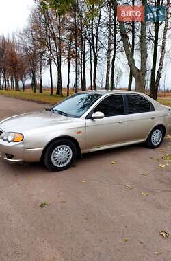 Седан Kia Shuma 2001 в Тростянці