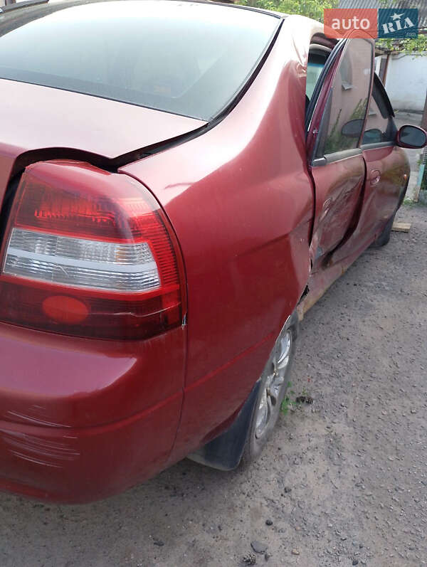 Седан Kia Shuma 1999 в Кременчуге