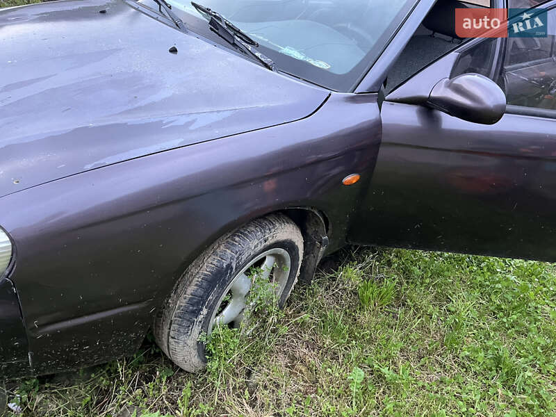 Седан Kia Shuma 1998 в Ужгороде
