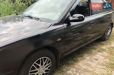 Седан Kia Shuma 2000 в Дергачах
