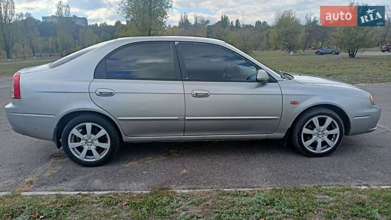 Седан Kia Shuma 2004 в Каменском