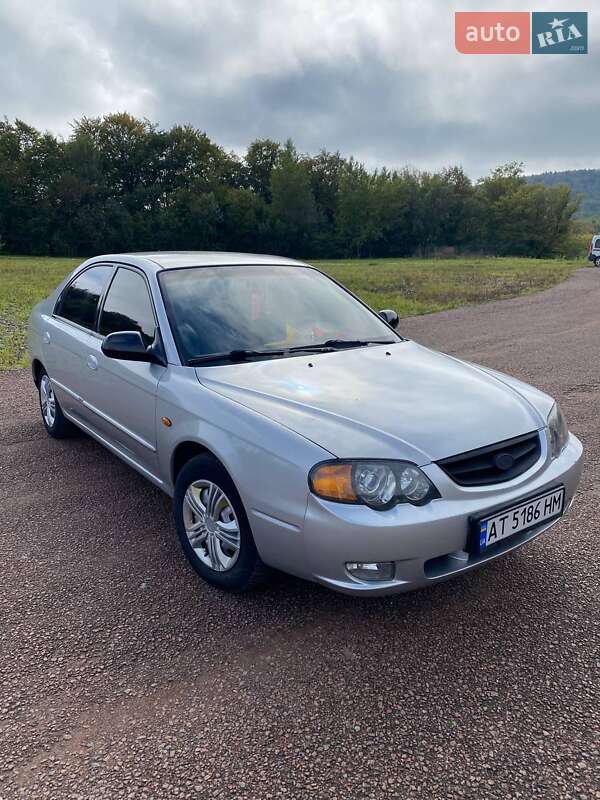 Kia Shuma 2003