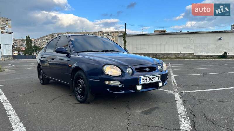 Седан Kia Shuma 2000 в Одессе