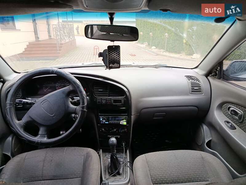 Седан Kia Shuma 2003 в Дунаївцях