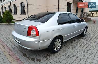 Седан Kia Shuma 2003 в  фото 7 Седан Kia Shuma 2003 в