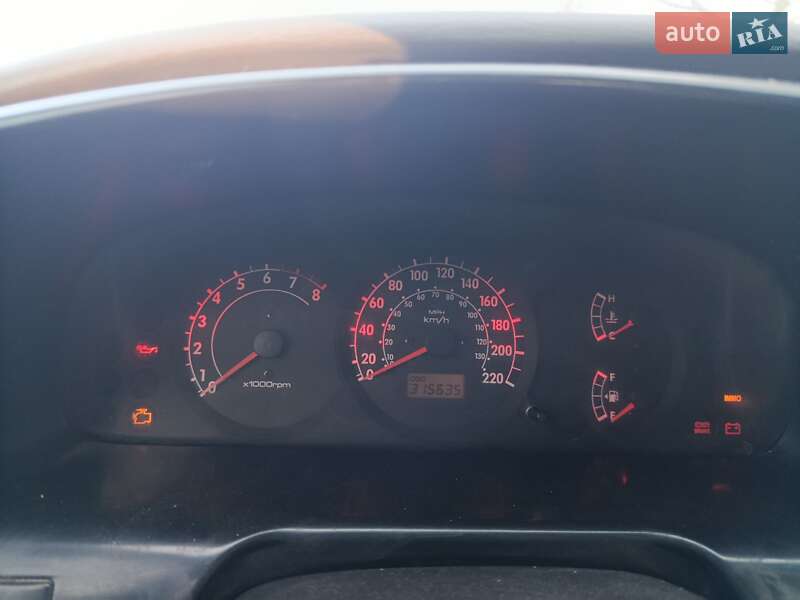 Седан Kia Shuma 2003 в Дунаївцях