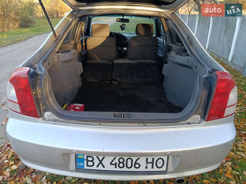 Седан Kia Shuma 2003 в Дунаївцях