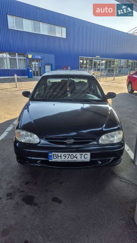 Седан Kia Shuma 1999 в Одессе