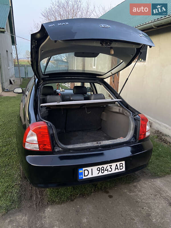 Седан Kia Shuma 2003 в Тернополе